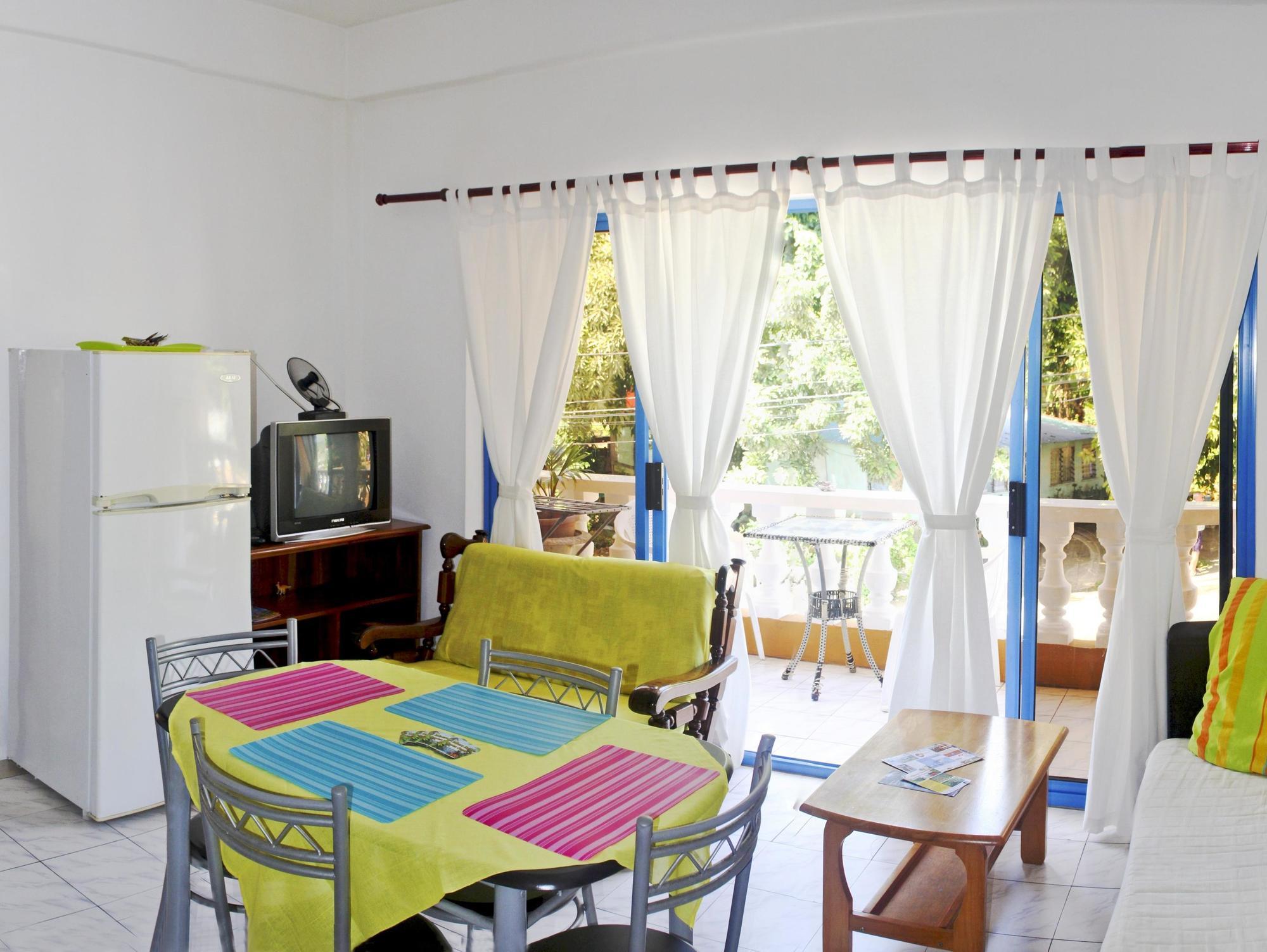 Vicky'S Holiday Apartment Beau Vallon  Exterior photo