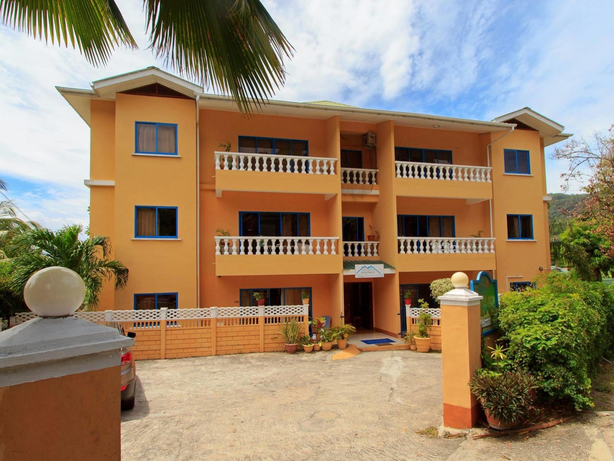 Vicky'S Holiday Apartment Beau Vallon  Exterior photo