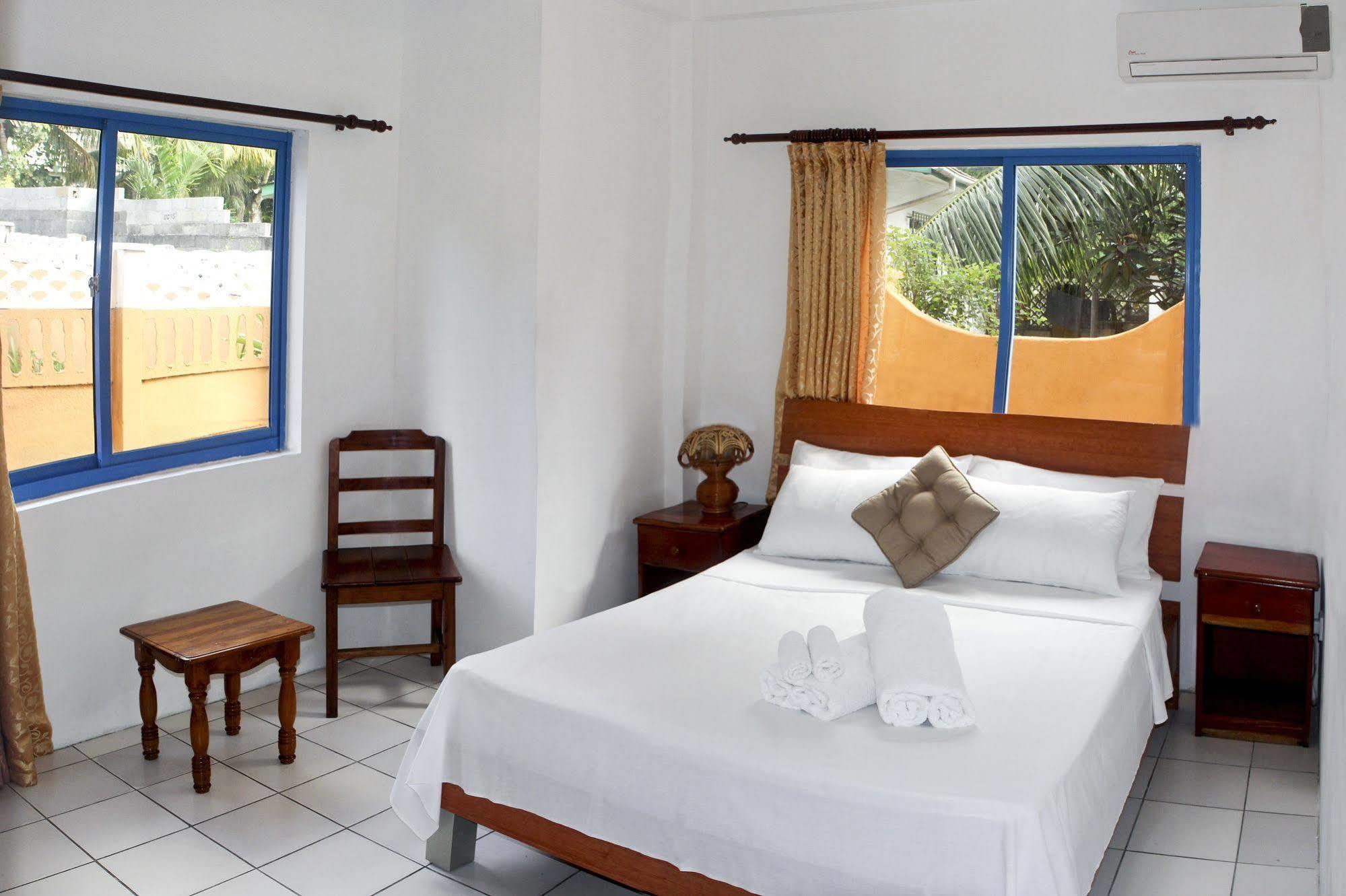 Vicky'S Holiday Apartment Beau Vallon  Exterior photo